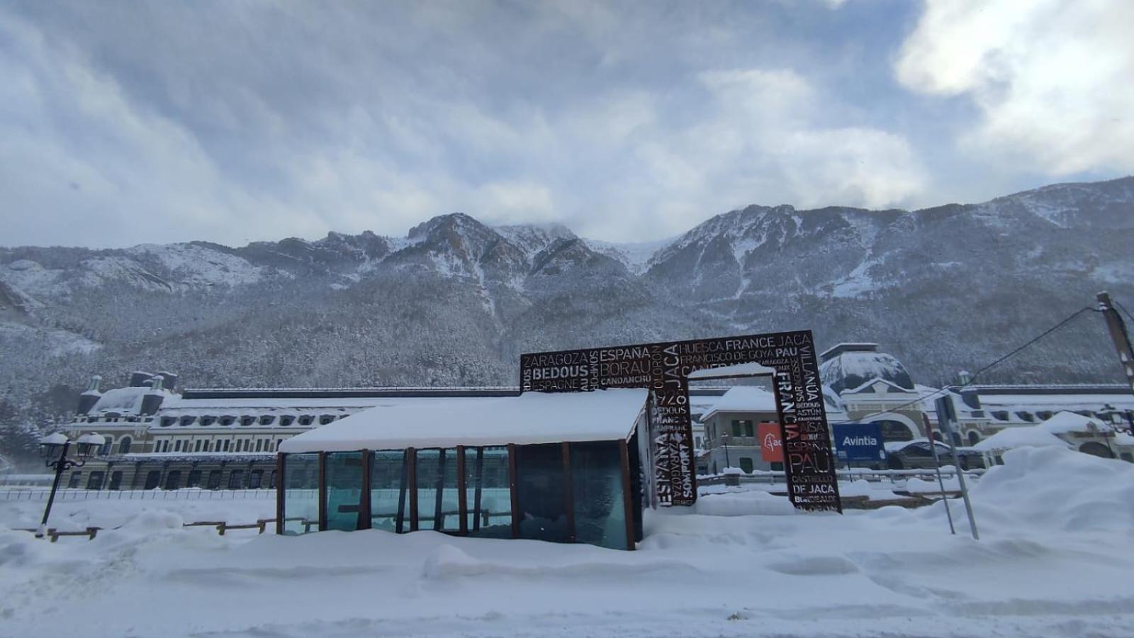 Apartament Arce Avairent Canfranc Estacion Zewnętrze zdjęcie